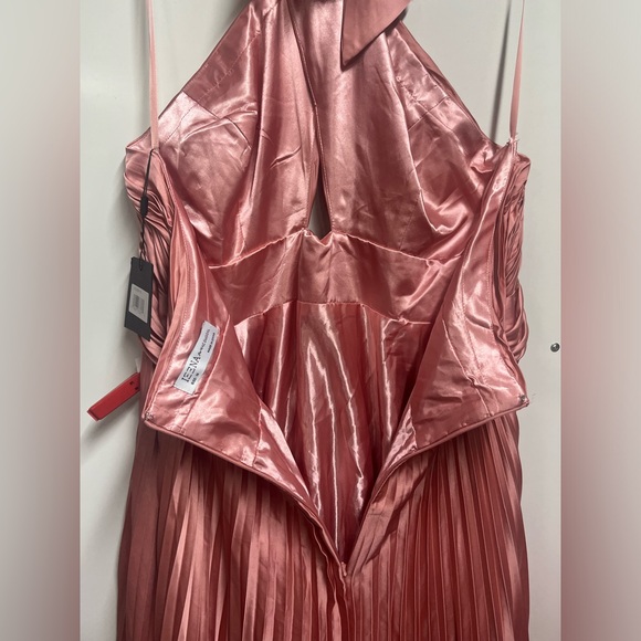 Mac Duggal NEW Rose Pink Pleated Halter Neck Asymmetrical Hem Satin Gown Size 18 - Picture 14 of 15